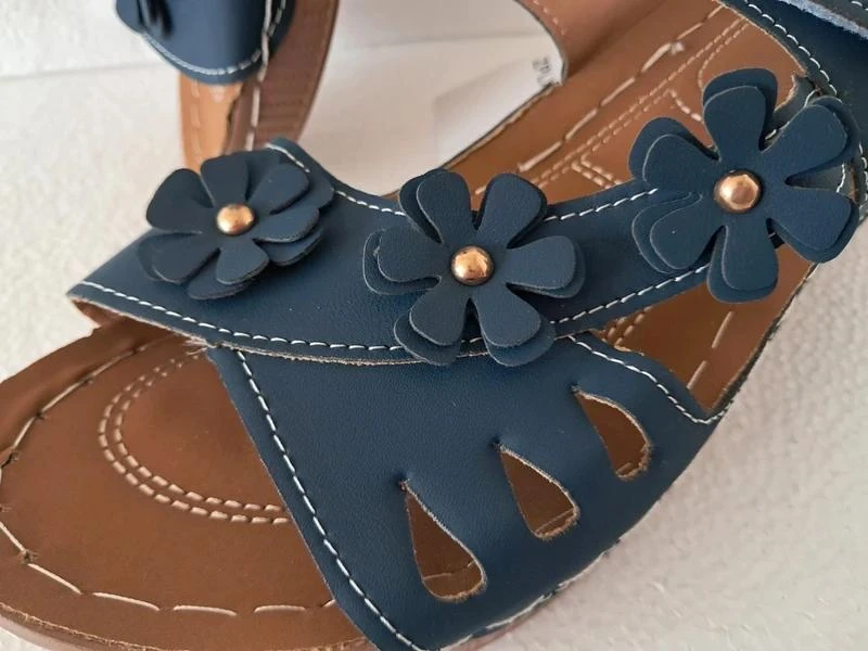 Navy blue sandals with flowers, Velcro closure - Size 40 – photo 2
